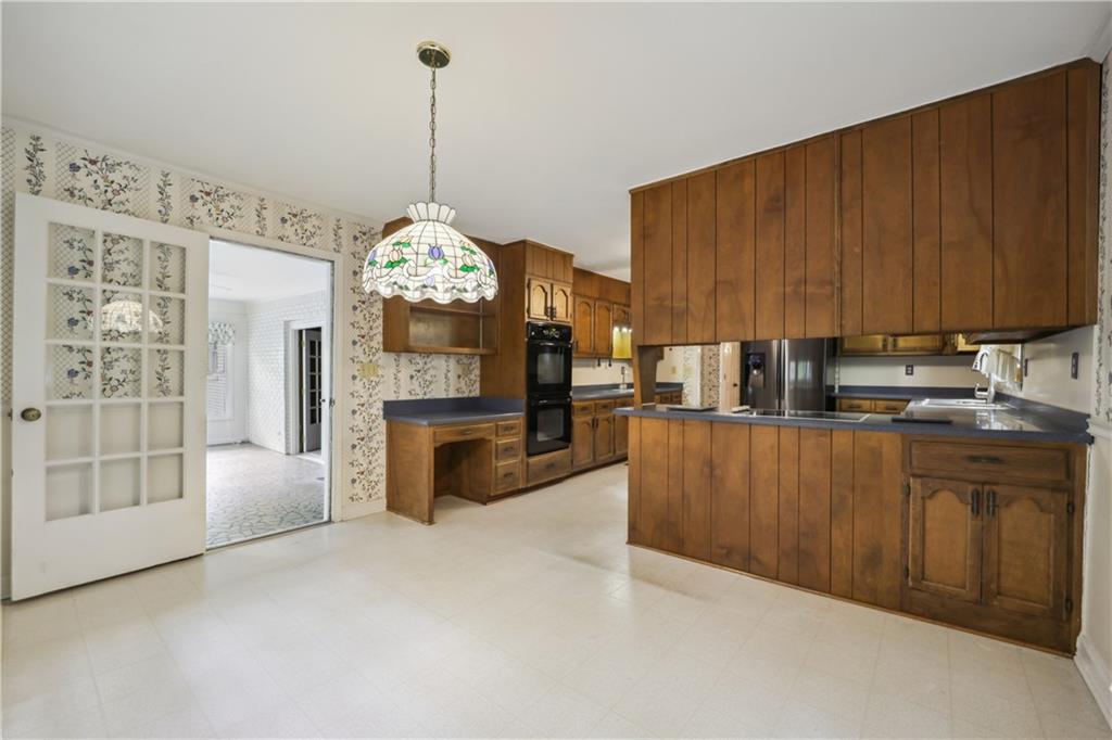 7520 Spalding Lane, Sandy Springs, Georgia 30350, 5 Bedrooms Bedrooms, ,4 BathroomsBathrooms,Residential,Sold,7520 Spalding Lane,7224059