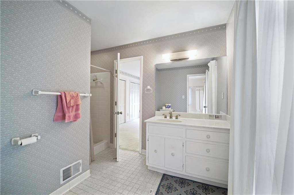 7520 Spalding Lane, Sandy Springs, Georgia 30350, 5 Bedrooms Bedrooms, ,4 BathroomsBathrooms,Residential,Sold,7520 Spalding Lane,7224059