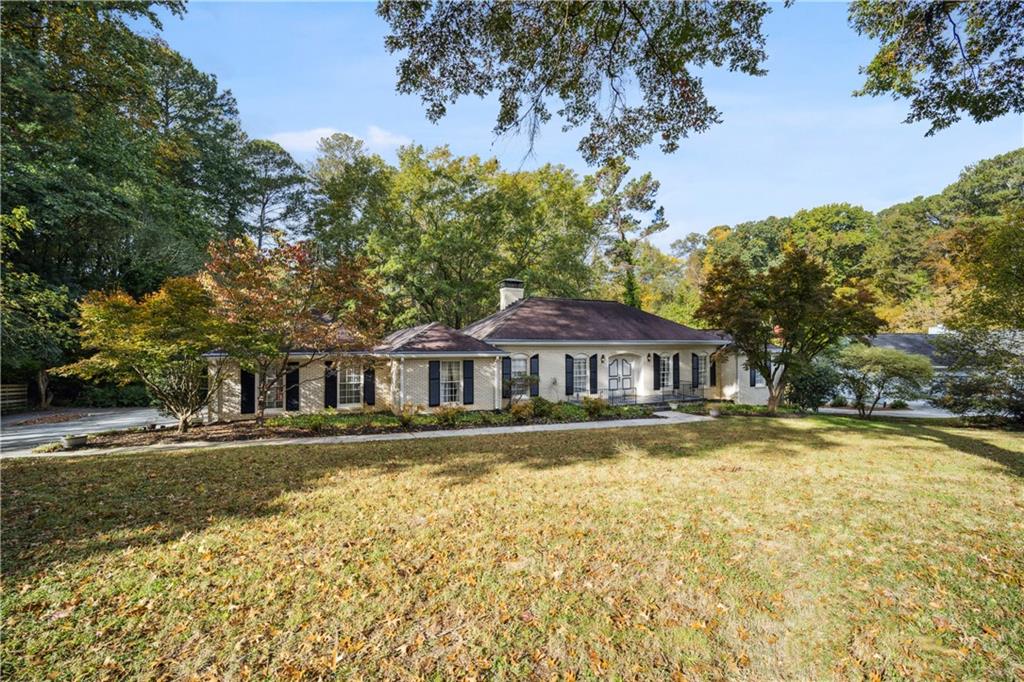 7520 Spalding Lane, Sandy Springs, Georgia 30350, 5 Bedrooms Bedrooms, ,4 BathroomsBathrooms,Residential,Sold,7520 Spalding Lane,7224059
