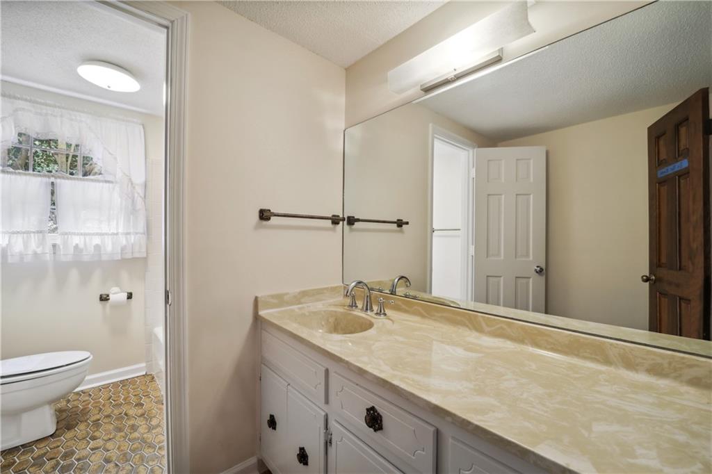 7520 Spalding Lane, Sandy Springs, Georgia 30350, 5 Bedrooms Bedrooms, ,4 BathroomsBathrooms,Residential,Sold,7520 Spalding Lane,7224059