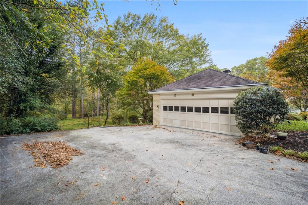 7520 Spalding Lane, Sandy Springs, Georgia 30350, 5 Bedrooms Bedrooms, ,4 BathroomsBathrooms,Residential,Sold,7520 Spalding Lane,7224059