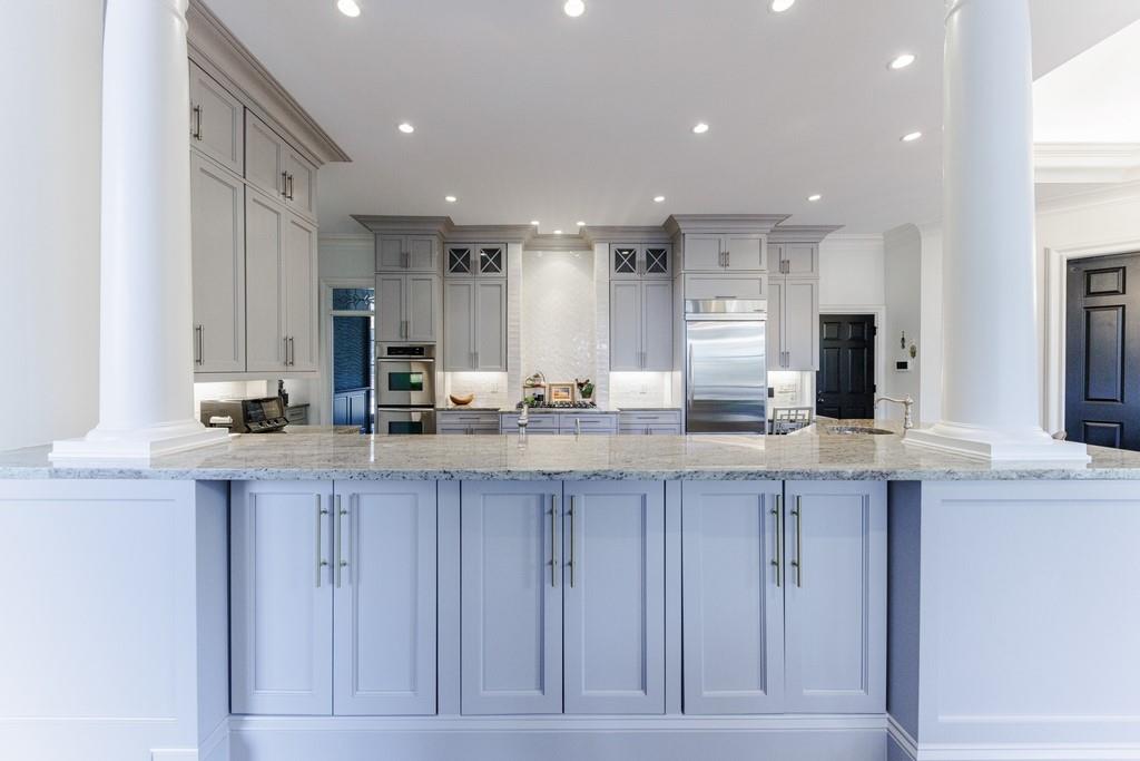 Extra storage under bar area