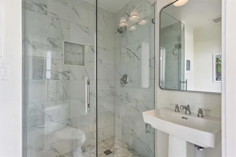 2881 Peachtree Road Ne Unit 1005, Atlanta, Georgia 30305, 2 Bedrooms Bedrooms, ,2 BathroomsBathrooms,Residential,For Sale,2881 Peachtree Road Ne Unit 1005,7654127