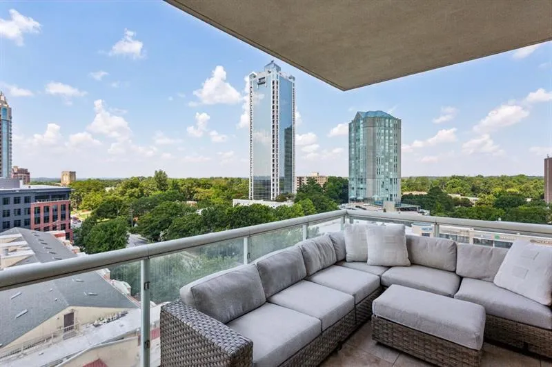 2881 Peachtree Road Ne Unit 1005, Atlanta, Georgia 30305, 2 Bedrooms Bedrooms, ,2 BathroomsBathrooms,Residential,For Sale,2881 Peachtree Road Ne Unit 1005,7654127