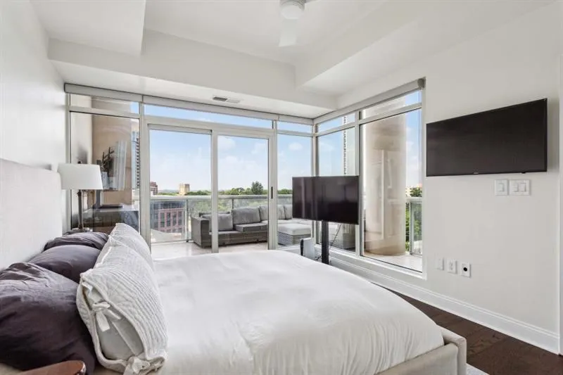 2881 Peachtree Road Ne Unit 1005, Atlanta, Georgia 30305, 2 Bedrooms Bedrooms, ,2 BathroomsBathrooms,Residential,For Sale,2881 Peachtree Road Ne Unit 1005,7654127