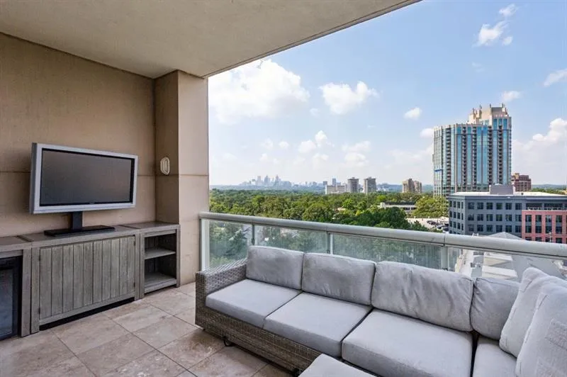 2881 Peachtree Road Ne Unit 1005, Atlanta, Georgia 30305, 2 Bedrooms Bedrooms, ,2 BathroomsBathrooms,Residential,For Sale,2881 Peachtree Road Ne Unit 1005,7654127