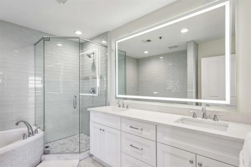2881 Peachtree Road Ne Unit 1005, Atlanta, Georgia 30305, 2 Bedrooms Bedrooms, ,2 BathroomsBathrooms,Residential,For Sale,2881 Peachtree Road Ne Unit 1005,7654127