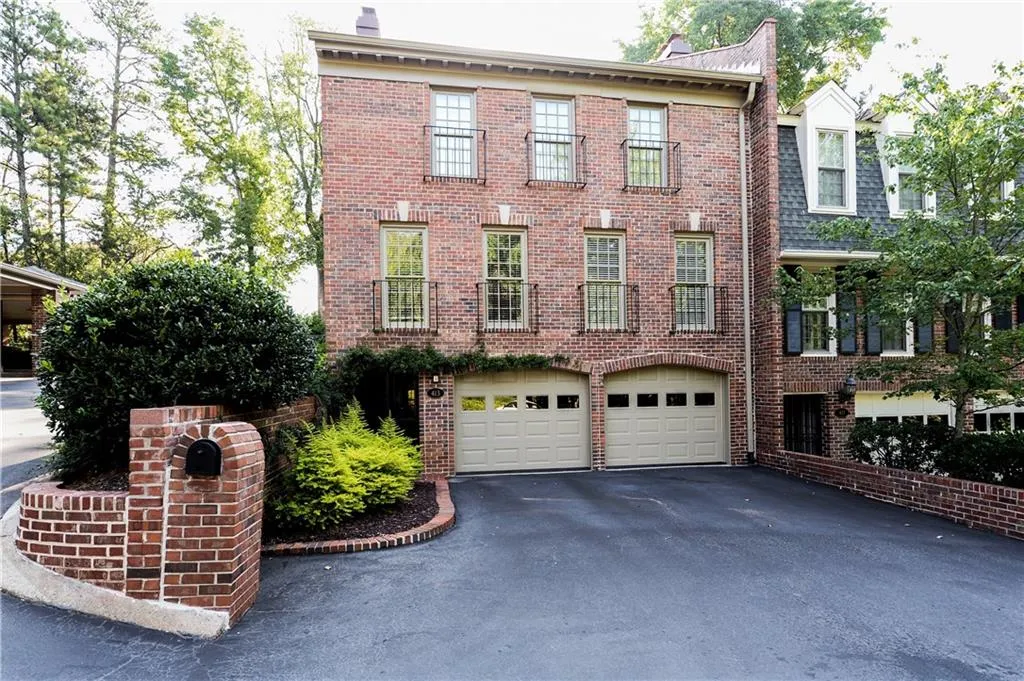 413 The North Chace, Atlanta, Georgia 30328, 4 Bedrooms Bedrooms, ,3 BathroomsBathrooms,Residential,Sold,413 The North Chace,5898599