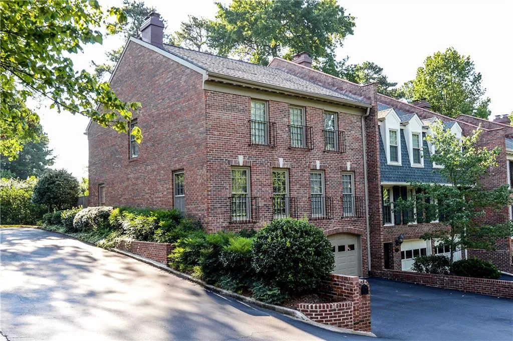 413 The North Chace, Atlanta, Georgia 30328, 4 Bedrooms Bedrooms, ,3 BathroomsBathrooms,Residential,Sold,413 The North Chace,5898599