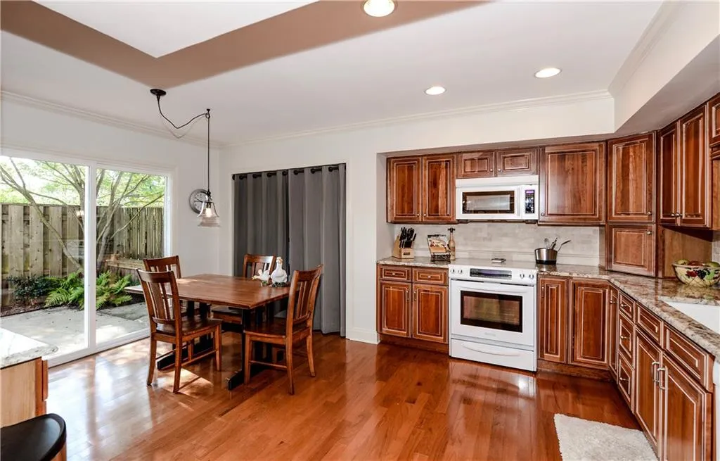 413 The North Chace, Atlanta, Georgia 30328, 4 Bedrooms Bedrooms, ,3 BathroomsBathrooms,Residential,Sold,413 The North Chace,5898599