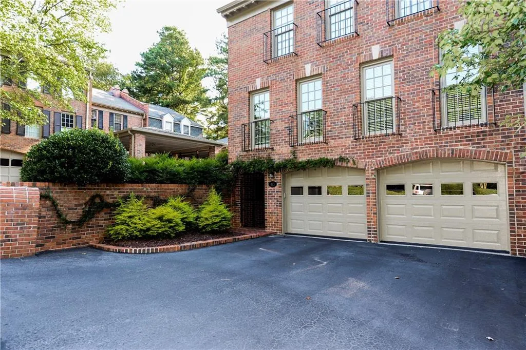 413 The North Chace, Atlanta, Georgia 30328, 4 Bedrooms Bedrooms, ,3 BathroomsBathrooms,Residential,Sold,413 The North Chace,5898599