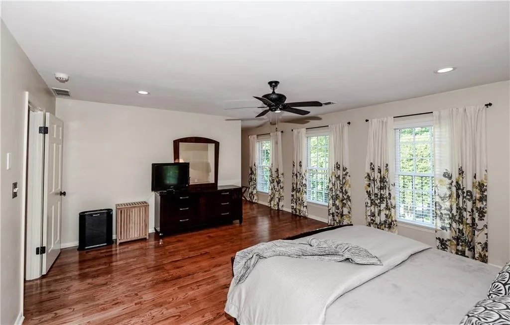 413 The North Chace, Atlanta, Georgia 30328, 4 Bedrooms Bedrooms, ,3 BathroomsBathrooms,Residential,Sold,413 The North Chace,5898599