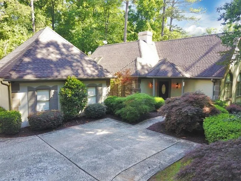 229 N Mill Road, Sandy Springs, Georgia 30328, 3 Bedrooms Bedrooms, ,3 BathroomsBathrooms,Residential,Sold,229 N Mill Road,6671535