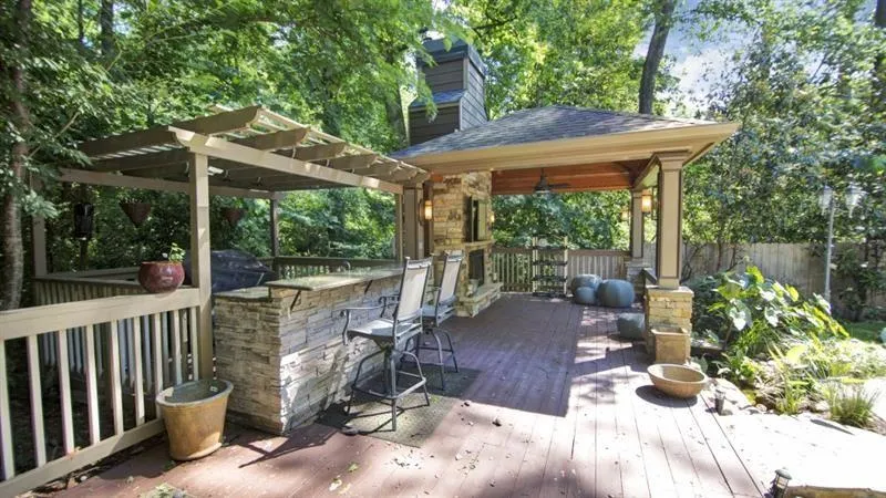 229 N Mill Road, Sandy Springs, Georgia 30328, 3 Bedrooms Bedrooms, ,3 BathroomsBathrooms,Residential,Sold,229 N Mill Road,6671535