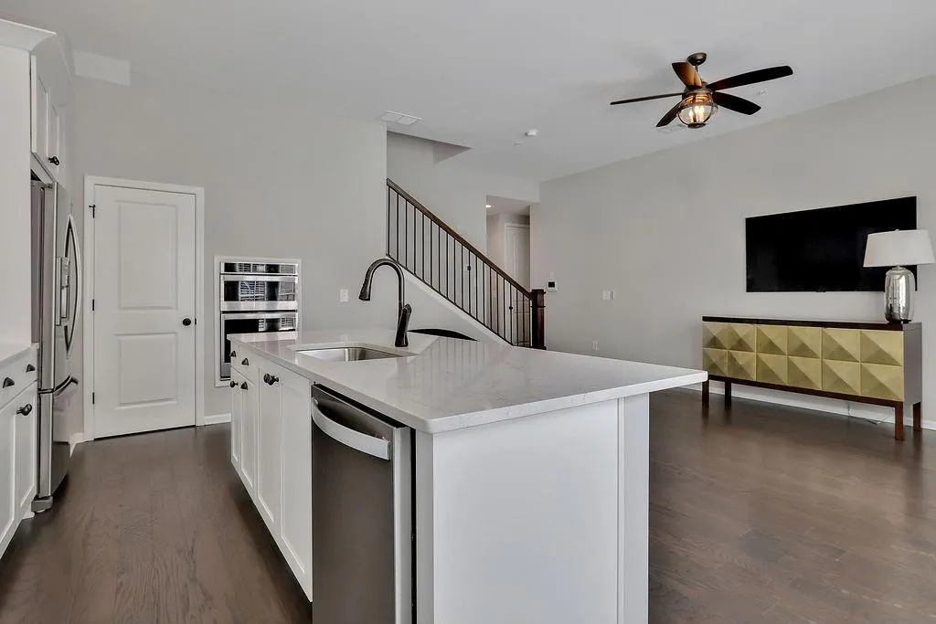 6828 Prelude Drive, Sandy Springs, Georgia 30328, 1 Bedroom Bedrooms, ,1 BathroomBathrooms,Residential,Sold,6828 Prelude Drive,7100999