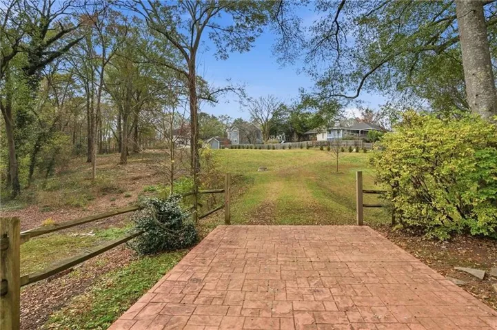 448 E Lake Drive, Decatur, Georgia 30030