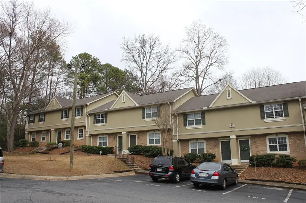 6900 Roswell Road Unit M2, Atlanta, Georgia 30328, 3 Bedrooms Bedrooms, ,2 BathroomsBathrooms,Residential,Sold,6900 Roswell Road Unit M2,5807222