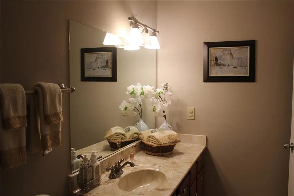 6900 Roswell Road Unit M2, Atlanta, Georgia 30328, 3 Bedrooms Bedrooms, ,2 BathroomsBathrooms,Residential,Sold,6900 Roswell Road Unit M2,5807222