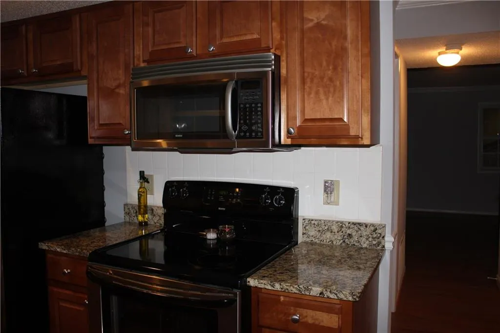 6900 Roswell Road Unit M2, Atlanta, Georgia 30328, 3 Bedrooms Bedrooms, ,2 BathroomsBathrooms,Residential,Sold,6900 Roswell Road Unit M2,5807222