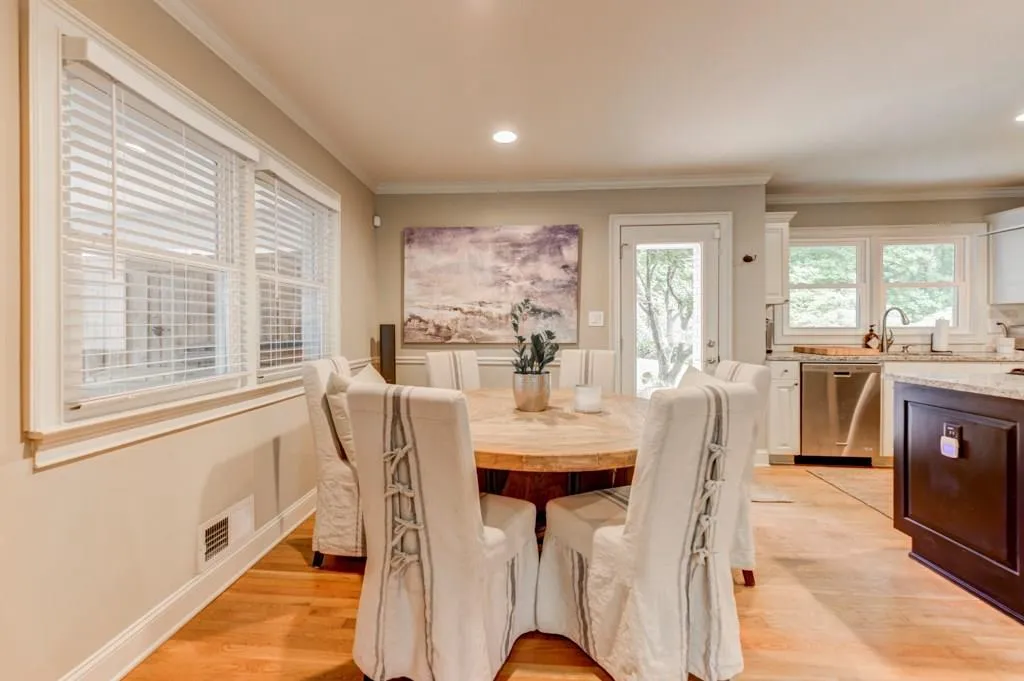31 W Belle Isle Road Ne, Atlanta, Georgia 30342, 3 Bedrooms Bedrooms, ,2 BathroomsBathrooms,Residential,Sold,31 W Belle Isle Road Ne,6045600