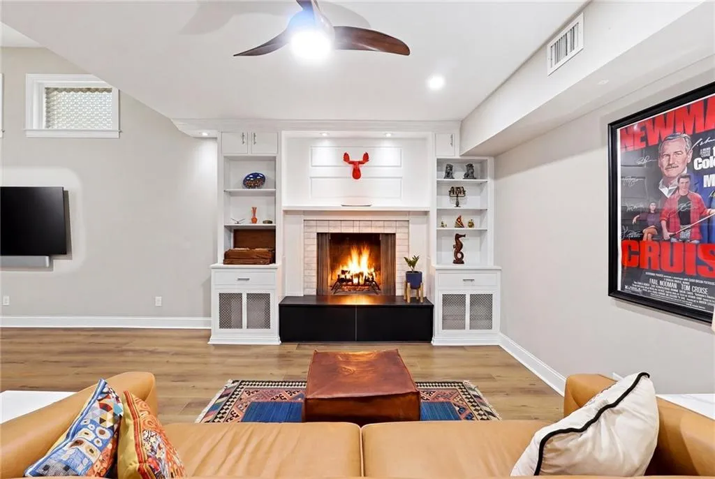 705 E Northway Lane, Atlanta, Georgia 30342, 3 Bedrooms Bedrooms, ,3 BathroomsBathrooms,Residential,For Sale,705 E Northway Lane,7754711