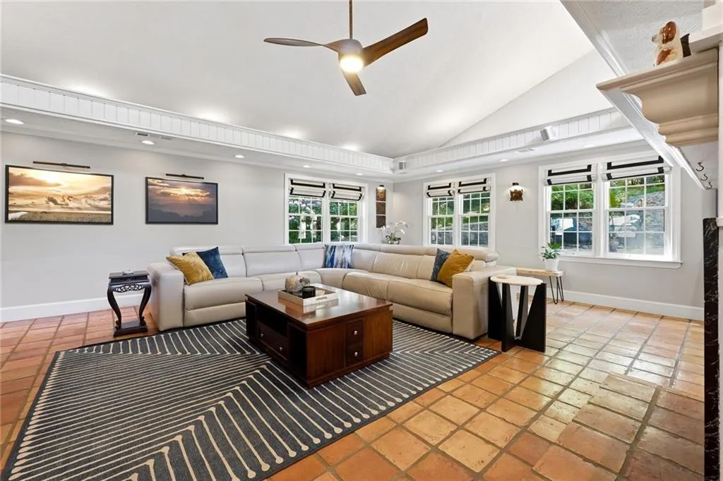 705 E Northway Lane, Atlanta, Georgia 30342, 3 Bedrooms Bedrooms, ,3 BathroomsBathrooms,Residential,For Sale,705 E Northway Lane,7754711