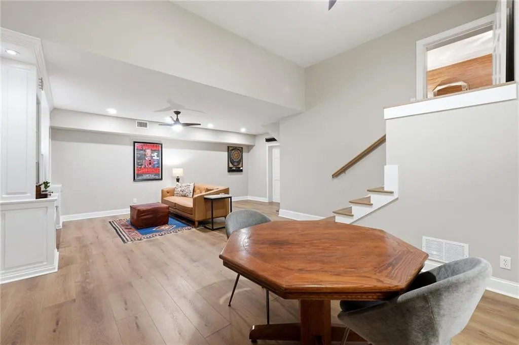 705 E Northway Lane, Atlanta, Georgia 30342, 3 Bedrooms Bedrooms, ,3 BathroomsBathrooms,Residential,For Sale,705 E Northway Lane,7754711