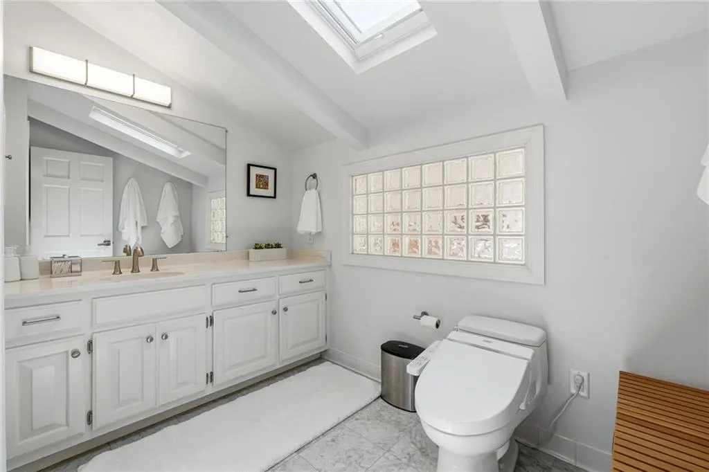 705 E Northway Lane, Atlanta, Georgia 30342, 3 Bedrooms Bedrooms, ,3 BathroomsBathrooms,Residential,For Sale,705 E Northway Lane,7754711