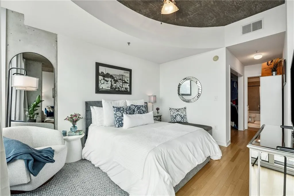 3324 Peachtree Road Ne Unit 2108, Atlanta, Georgia 30326, 1 Bedroom Bedrooms, ,1 BathroomBathrooms,Residential,For Sale,3324 Peachtree Road Ne Unit 2108,7634270