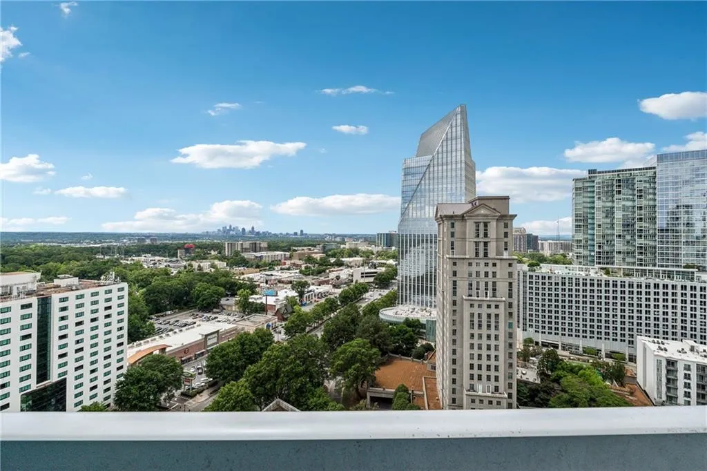 3324 Peachtree Road Ne Unit 2108, Atlanta, Georgia 30326, 1 Bedroom Bedrooms, ,1 BathroomBathrooms,Residential,For Sale,3324 Peachtree Road Ne Unit 2108,7634270