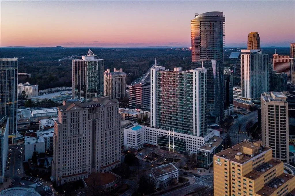 3324 Peachtree Road Ne Unit 2108, Atlanta, Georgia 30326, 1 Bedroom Bedrooms, ,1 BathroomBathrooms,Residential,For Sale,3324 Peachtree Road Ne Unit 2108,7634270
