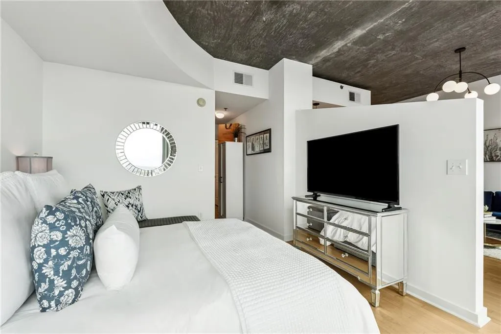 3324 Peachtree Road Ne Unit 2108, Atlanta, Georgia 30326, 1 Bedroom Bedrooms, ,1 BathroomBathrooms,Residential,For Sale,3324 Peachtree Road Ne Unit 2108,7634270