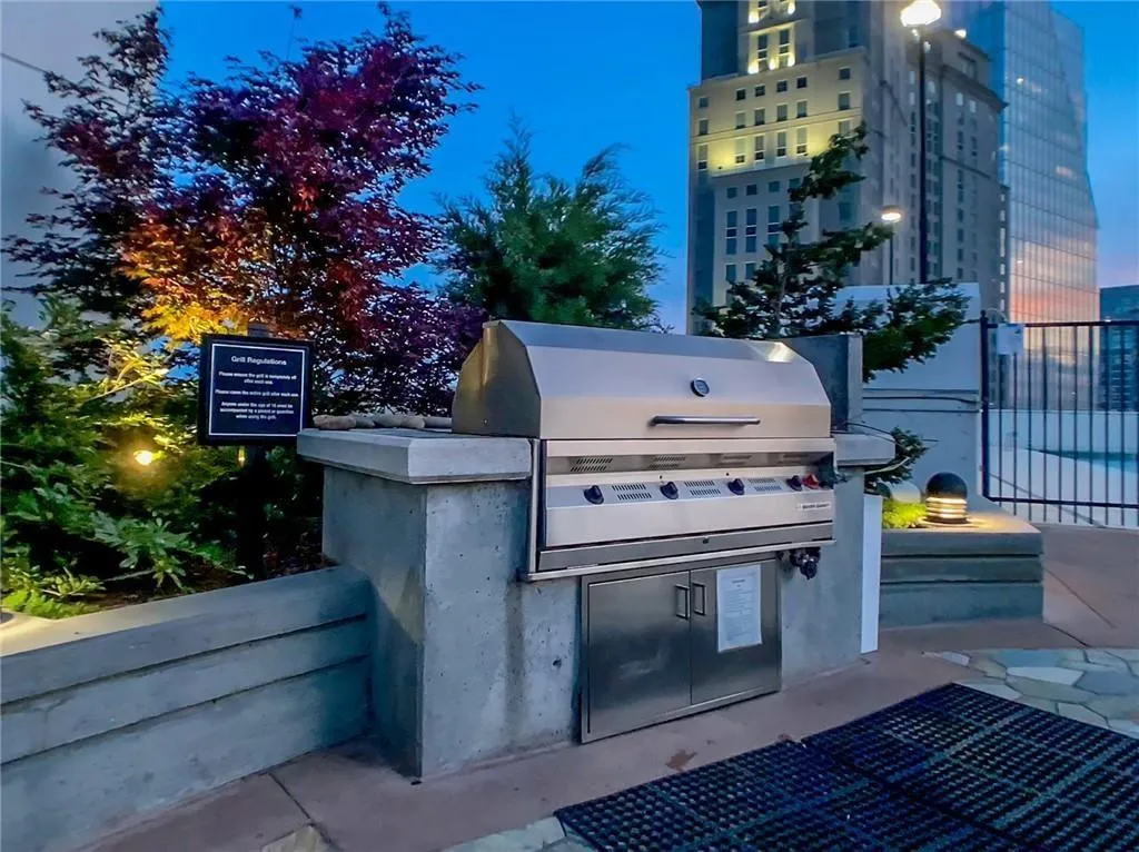3324 Peachtree Road Ne Unit 2108, Atlanta, Georgia 30326, 1 Bedroom Bedrooms, ,1 BathroomBathrooms,Residential,For Sale,3324 Peachtree Road Ne Unit 2108,7634270