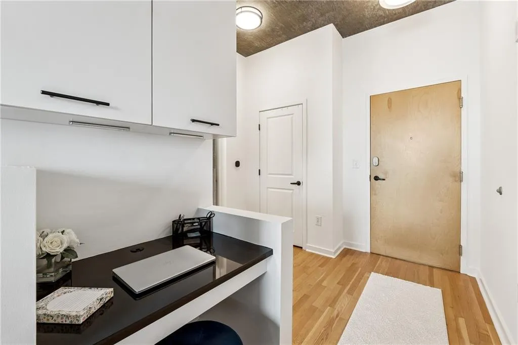 3324 Peachtree Road Ne Unit 2108, Atlanta, Georgia 30326, 1 Bedroom Bedrooms, ,1 BathroomBathrooms,Residential,For Sale,3324 Peachtree Road Ne Unit 2108,7634270