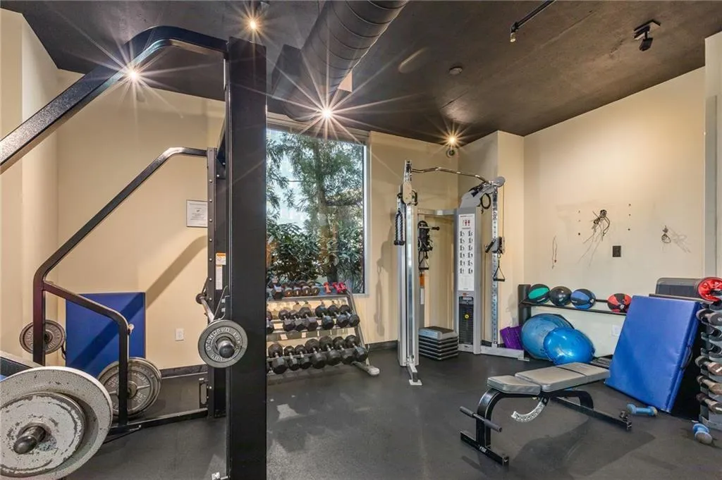 3324 Peachtree Road Ne Unit 2108, Atlanta, Georgia 30326, 1 Bedroom Bedrooms, ,1 BathroomBathrooms,Residential,For Sale,3324 Peachtree Road Ne Unit 2108,7634270