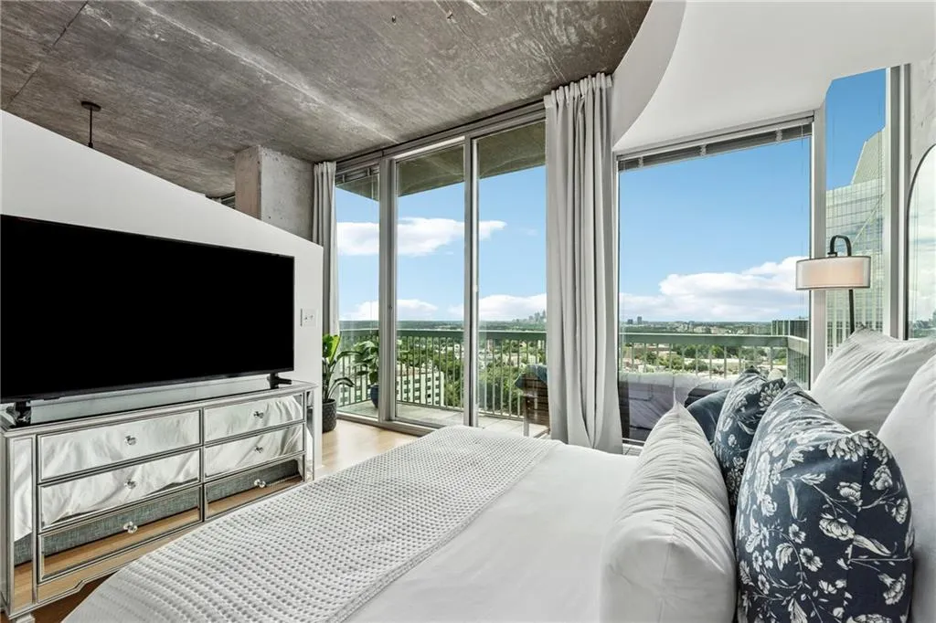 3324 Peachtree Road Ne Unit 2108, Atlanta, Georgia 30326, 1 Bedroom Bedrooms, ,1 BathroomBathrooms,Residential,For Sale,3324 Peachtree Road Ne Unit 2108,7634270