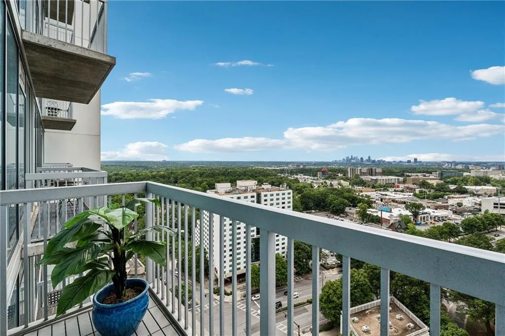 3324 Peachtree Road Ne Unit 2108, Atlanta, Georgia 30326, 1 Bedroom Bedrooms, ,1 BathroomBathrooms,Residential,For Sale,3324 Peachtree Road Ne Unit 2108,7634270