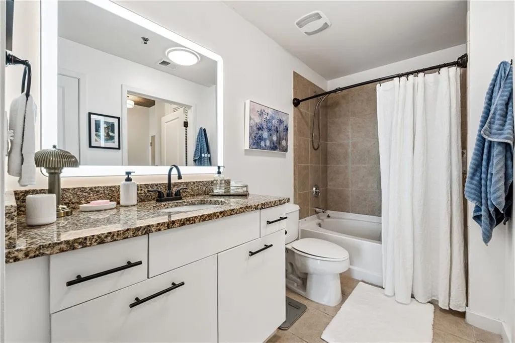 3324 Peachtree Road Ne Unit 2108, Atlanta, Georgia 30326, 1 Bedroom Bedrooms, ,1 BathroomBathrooms,Residential,For Sale,3324 Peachtree Road Ne Unit 2108,7634270