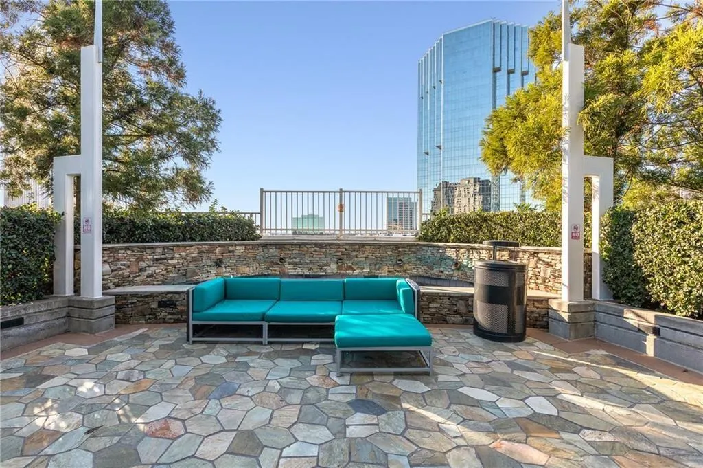 3324 Peachtree Road Ne Unit 2108, Atlanta, Georgia 30326, 1 Bedroom Bedrooms, ,1 BathroomBathrooms,Residential,For Sale,3324 Peachtree Road Ne Unit 2108,7634270