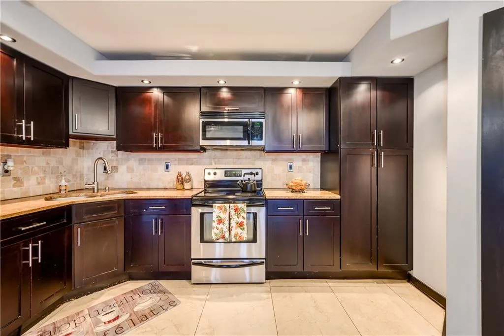 795 Hammond Drive Unit 1013, Atlanta, Georgia 30328, 2 Bedrooms Bedrooms, ,2 BathroomsBathrooms,Residential,Sold,795 Hammond Drive Unit 1013,6888498