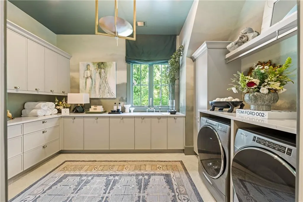 4881 Powers Ferry Road, Atlanta, Georgia 30327, 6 Bedrooms Bedrooms, 0 ,7 BathroomsBathrooms,Residential,For Sale,4881 Powers Ferry Road,7758376
