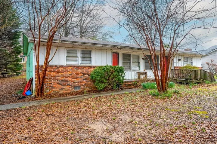 View of front of house featuring a porch