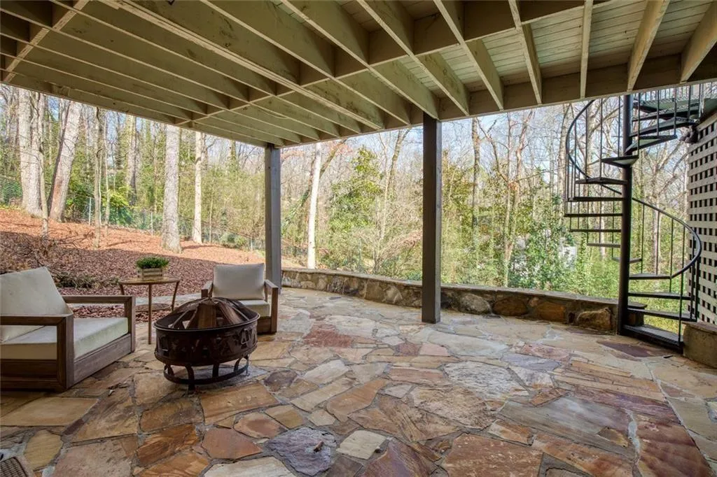 50 Glen Oaks Drive Nw, Sandy Springs, Georgia 30327, 5 Bedrooms Bedrooms, ,4 BathroomsBathrooms,Residential,Sold,50 Glen Oaks Drive Nw,7728741