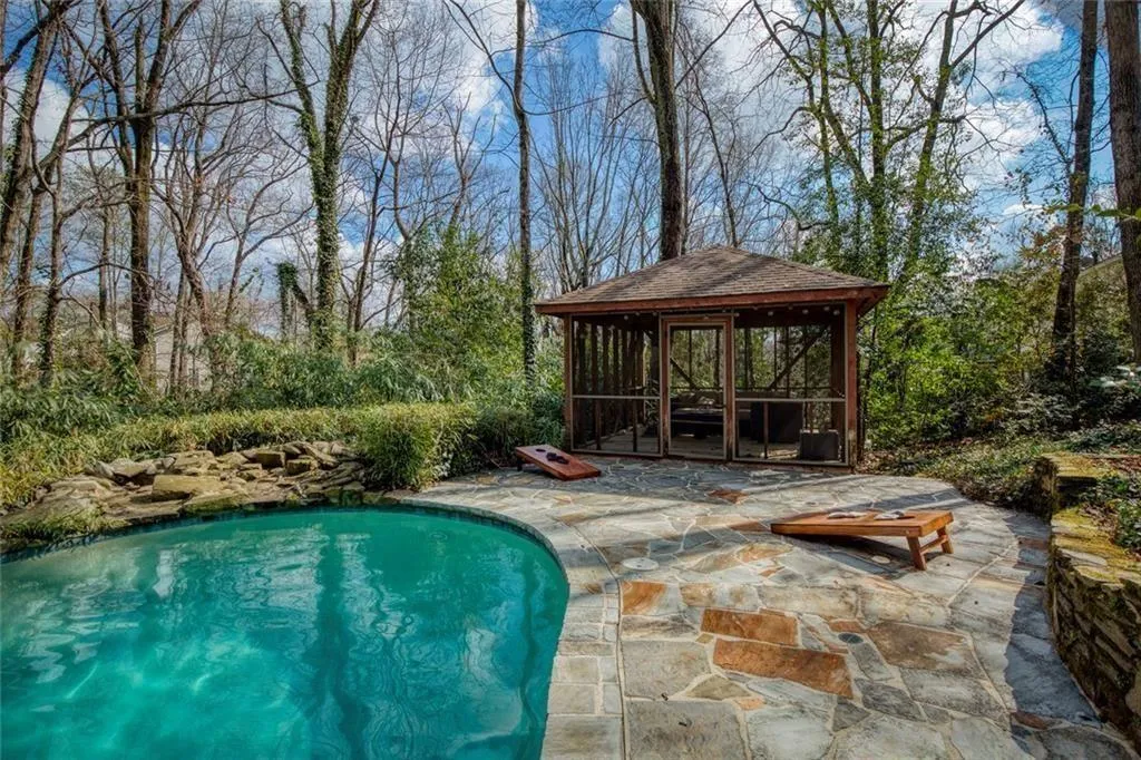 50 Glen Oaks Drive Nw, Sandy Springs, Georgia 30327, 5 Bedrooms Bedrooms, ,4 BathroomsBathrooms,Residential,Sold,50 Glen Oaks Drive Nw,7728741