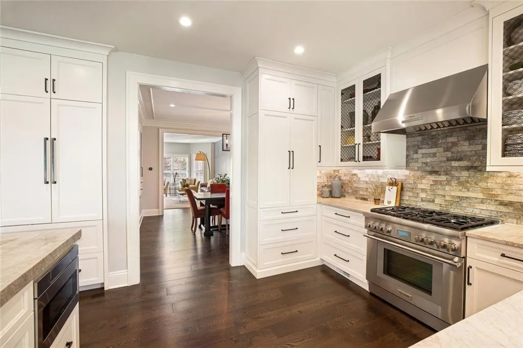 50 Glen Oaks Drive Nw, Sandy Springs, Georgia 30327, 5 Bedrooms Bedrooms, ,4 BathroomsBathrooms,Residential,Sold,50 Glen Oaks Drive Nw,7728741
