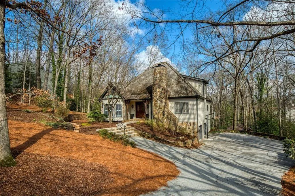 50 Glen Oaks Drive Nw, Sandy Springs, Georgia 30327, 5 Bedrooms Bedrooms, ,4 BathroomsBathrooms,Residential,Sold,50 Glen Oaks Drive Nw,7728741
