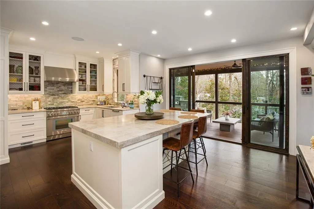 50 Glen Oaks Drive Nw, Sandy Springs, Georgia 30327, 5 Bedrooms Bedrooms, ,4 BathroomsBathrooms,Residential,Sold,50 Glen Oaks Drive Nw,7728741