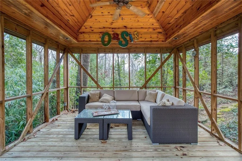 50 Glen Oaks Drive Nw, Sandy Springs, Georgia 30327, 5 Bedrooms Bedrooms, ,4 BathroomsBathrooms,Residential,Sold,50 Glen Oaks Drive Nw,7728741