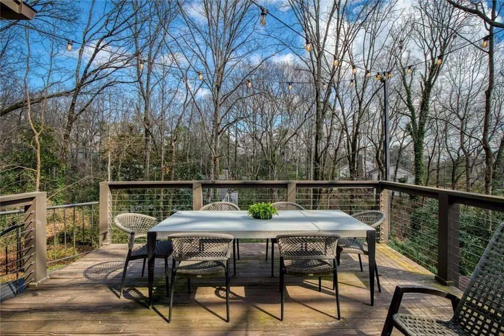 50 Glen Oaks Drive Nw, Sandy Springs, Georgia 30327, 5 Bedrooms Bedrooms, ,4 BathroomsBathrooms,Residential,Sold,50 Glen Oaks Drive Nw,7728741