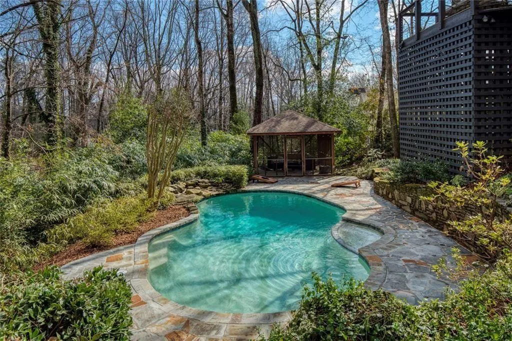 50 Glen Oaks Drive Nw, Sandy Springs, Georgia 30327, 5 Bedrooms Bedrooms, ,4 BathroomsBathrooms,Residential,Sold,50 Glen Oaks Drive Nw,7728741